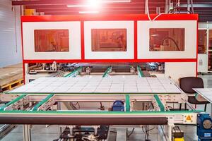 Alto tecnologia fábrica. Produção do solar células. maquinaria e interiores foto