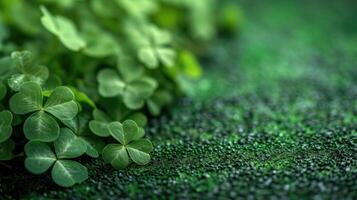 ai gerado trevos adornando uma vibrante verde fundo, incorporando a espírito do st. patrick's dia celebração, ai gerado. foto