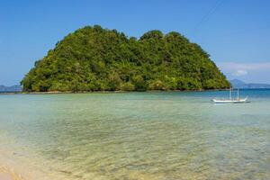 las cabanas de praia dentro el nido, palawan, Filipinas foto