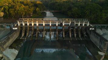 jalaur rio barragem foto