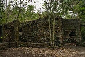 pedra casa ruínas foto