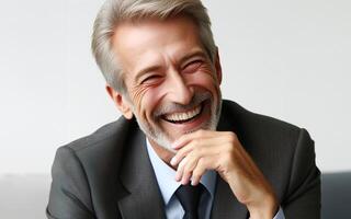 ai gerado velho masculino homem de negocios, 50. anos velho, sorridente velho homem de negocios, branco fundo foto