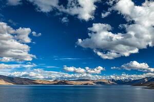 lago tso moriri dentro Himalaia. ladakh, Índia foto