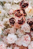 fechar-se do Casamento flores.fundo do Rosa e branco rosas foto