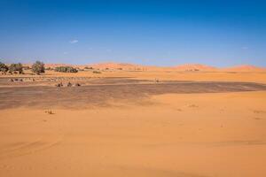 dunas de areia no deserto do saara, merzouga, marrocos foto