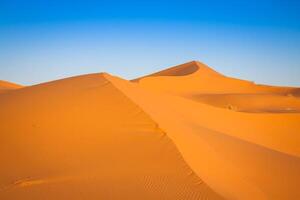 dunas de areia no deserto do saara, merzouga, marrocos foto