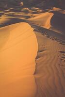 dunas de areia no deserto do saara, merzouga, marrocos foto