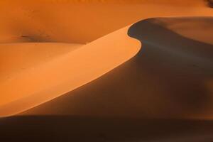 dunas de areia no deserto do saara, merzouga, marrocos foto