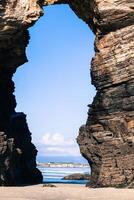 praia de las catedrales na galiza, espanha. praia paradisíaca em ribadeo, espanha foto