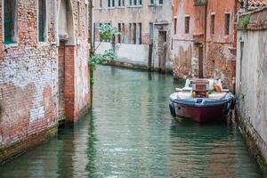 lindo Visão em a Veneza cidade dentro Itália com canal foto