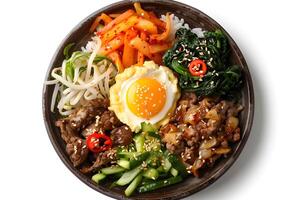 ai gerado bibimbap servido em uma prato isolado em branco fundo foto