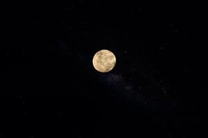 a lua dentro a Sombrio foto
