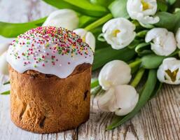 Páscoa ovo Panettone pão bolo fundo feliz Páscoa Primavera feriado tulipa foto