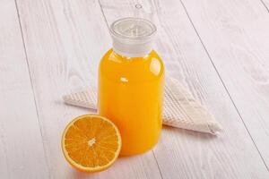 doce fresco laranja suco dentro a vidro foto
