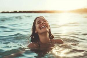 ai gerado retrato do uma satisfeito mulher desfrutando natação dentro a mar foto