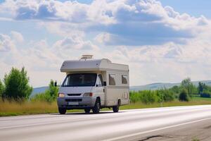 ai gerado branco furgão motorhome comovente ao longo a rodovia foto