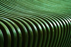 a superfície do curvado de madeira tábuas, ripas. verde Pranchas mudando ângulo e cor. abstrato fundo. foto