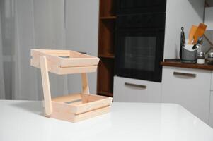 feito à mão construir caixa para legumes ou frutas dentro a cozinha foto