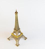 lembrança eiffel torre em uma branco fundo. foto