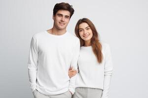 ai gerado jovem casal dentro branco grandes manga camiseta para brincar foto