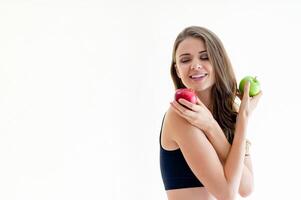 lindo, ajustar, saudável mulheres vestem exercício roupas e preparar para exercício enquanto mantendo uma saudável dieta. foto