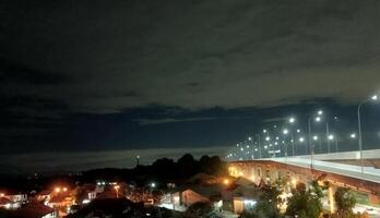 noite Visão do a cidade foto