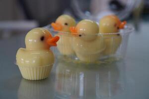 Pato em forma geléia doce Comida foto