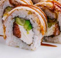 delicioso Canadá Sushi lista com teriyaki foto