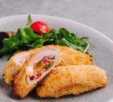 donkatsu, carne de porco costeleta com molho foto