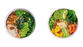 havaiano cutucar taças com salmão, abacate e pepino foto