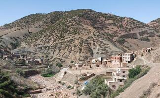marroquino Vila dentro Atlas montanhas Marrocos perto marrakech. África. foto