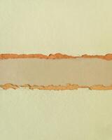 abstrato papel panorama dentro verde, laranja e Castanho pastel tons - coleção do feito à mão trapo papéis, bandeira dentro vertical formato foto