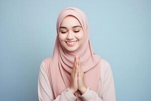 ai gerado lindo ásia muçulmano mulher com uma radiante sorriso, fazer a eid Mubarak cumprimento gesto, isolado em uma limpar \ limpo fundo, representando a conceito do religioso estilo de vida foto