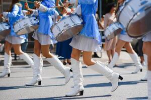 rua promoção do a majorettes do a festival Primavera. foto