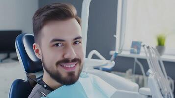 ai gerado sorridente homem dentro dentista cadeira. generativo ai. foto