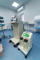 oxigênio suprimentos equipamento para coronavírus. pandemia ventilação dentro profissional tratamento. foto