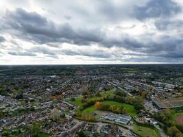 lindo Alto ângulo Visão do céu e dramático nuvens sobre central hemel plantação de cânhamo cidade do Inglaterra ótimo bretanha. novembro 5 ª, 2023 foto