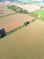 a maioria lindo aéreo cenas do britânico campo Vila perto Northampton cidade do Inglaterra Reino Unido. Outubro 25, 2023 foto