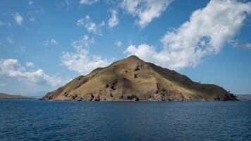 panorama Visão a partir de Komodo ilha , Indonésia foto