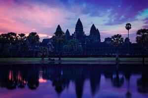 Angkor wat famoso cambojano ponto de referência em nascer do sol foto