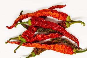 seco vermelho Pimenta pimenta, muitos benefícios, estimula a apetite e sangue circulação, alivia músculo dor, antibacteriano, pimento annuum foto
