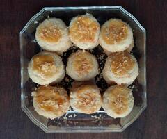 baklava, uma tradicional turco sobremesa fez a partir de glutinoso arroz farinha e coco flocos foto