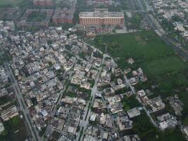 aéreo Visão do cidade com drone. foto