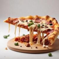 ai gerado uma fatia do crocantes pizza realista com carne e queijo branco fundo foto
