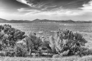 cênico Visão do saint Tropez a partir de castelo colina, cote d’azur, França foto