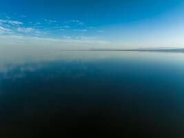 aéreo Visão sobre Salton mar dentro Califórnia. foto