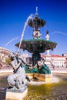 Rossio quadrado com fonte localizado às baixa distrito dentro Lisboa, Portugal foto