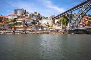 porto, Portugal velho Cidade em a douro rio. foto