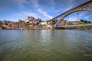 Visão do dom Luis Eu ponte dentro porto, Portugal foto