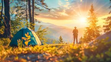 ai gerado nascer do sol acampamento dentro montanha floresta foto